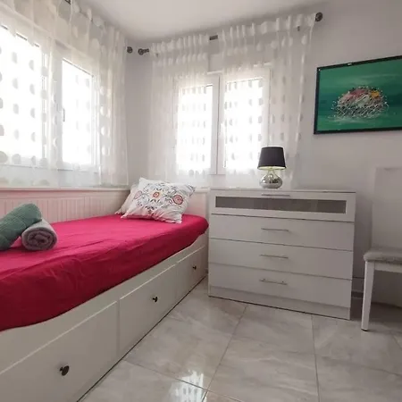 Lejlighed Beautiful 3 Bedroom Townhouse In Urb. Tropicana, Nerja