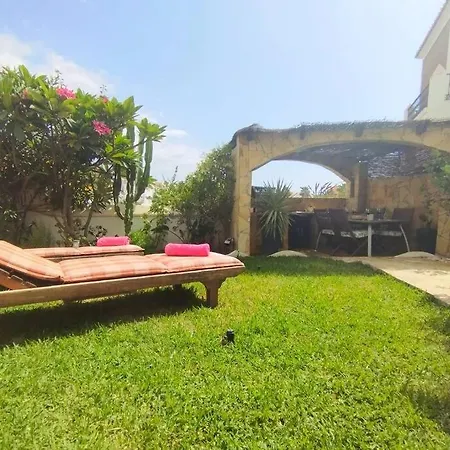 Beautiful 3 Bedroom Townhouse In Urb. Tropicana, Lejlighed Nerja