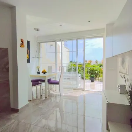 Lejlighed Beautiful 3 Bedroom Townhouse In Urb. Tropicana,